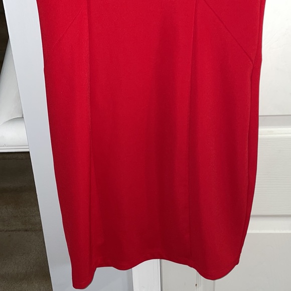 Red Dress - Picture 3 of 6